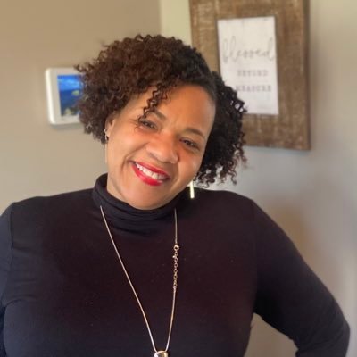 Profile Picture of Shelli Burch (@ladyshelliburch) on Twitter