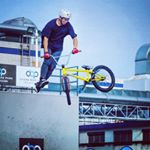 Profile Picture of 谢钊山 (@xiezhaoshan) on Instagram