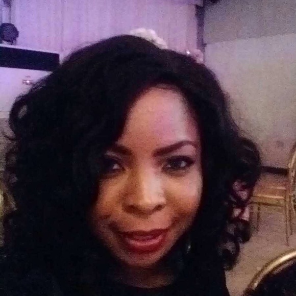 Profile Picture of Lola Ogunbanjo (@eshogebylola) on Poshmark