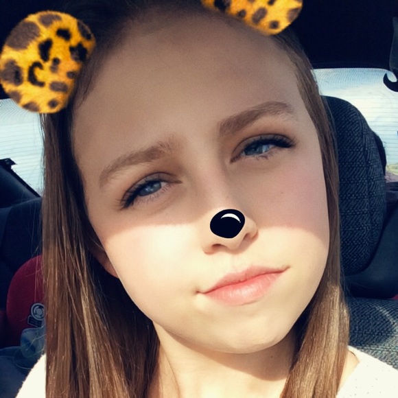 Profile Picture of Enola Stiffler (@remismom21) on Poshmark