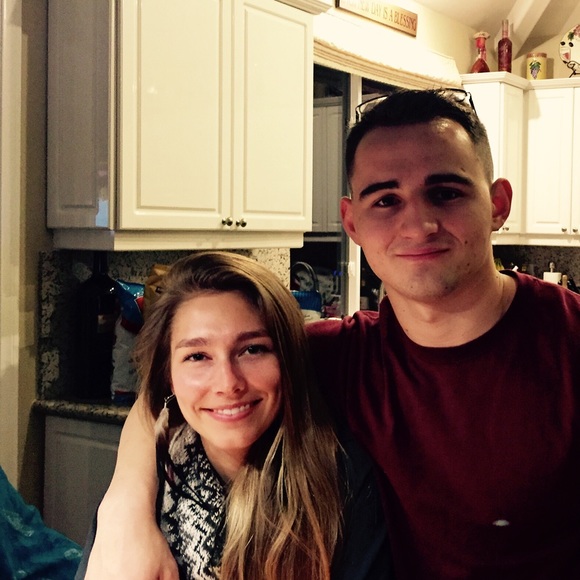 Profile Picture of Alexa Darough (@alexadarough) on Poshmark