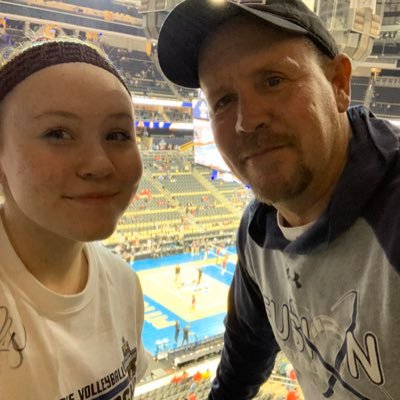 Profile Picture of Johnhollen (@mommazeeka) on Twitter