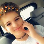 Profile Picture of 🌻emily🌻 (@dollarstoreconverse) on Instagram