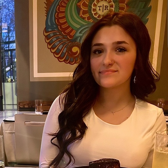 Audrey Sleeter - Poshmark Profile Picture of Audrey Sleeter (@audreys246) on Poshmark