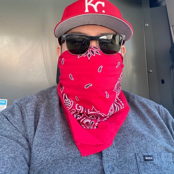 Profile Picture of Carlos r. Mortera (@cmortera) on Poshmark