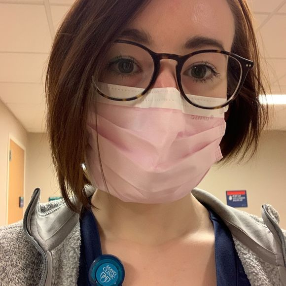 Profile Picture of Elizabeth Canterbury (@canterburye) on Poshmark