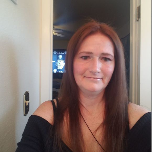 Profile Picture of Christine Larsen (@clarsen2010) on Poshmark