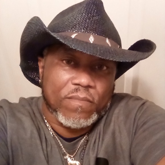 Profile Picture of Ronald Albertson (@ronaldalbertson) on Poshmark