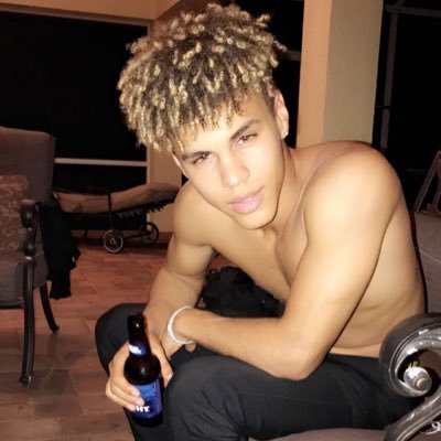 Profile Picture of Travis Jones (@Travy_J14) on Twitter