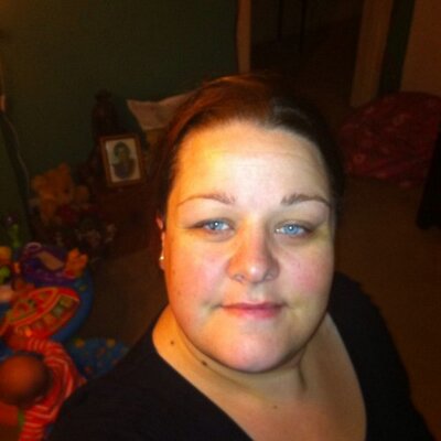 Profile Picture of Julie Plunkett (@julzie1977) on Twitter