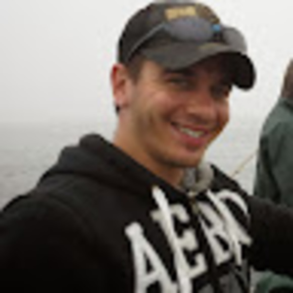 Profile Picture of Steven Mcnamee (@stevenmcnamee) on Poshmark