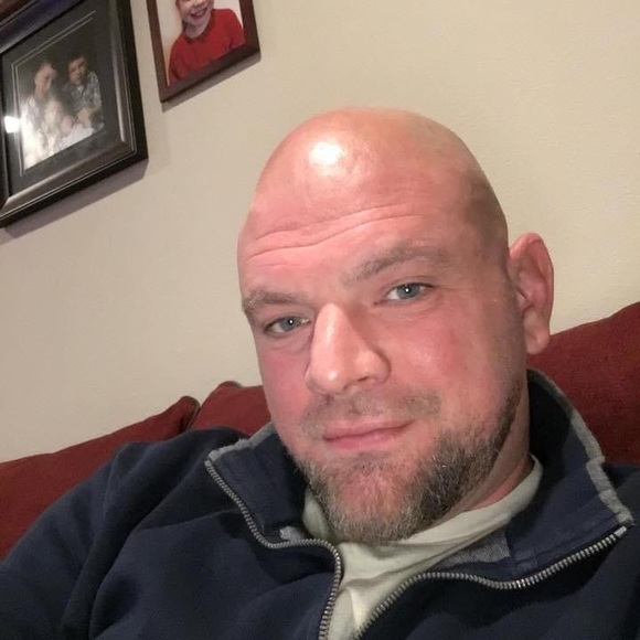 Profile Picture of Tommy Palmer (@tpalm17) on Poshmark