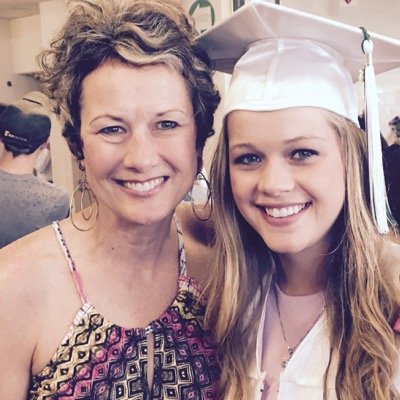 Profile Picture of Julia Zimmerman (@zimm_julia) on Twitter