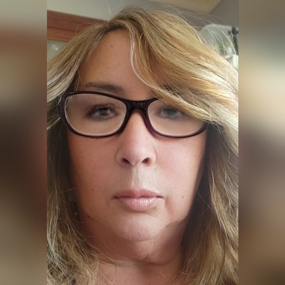 Profile Picture of Colette Rodriguez (@cocobees009) on Poshmark