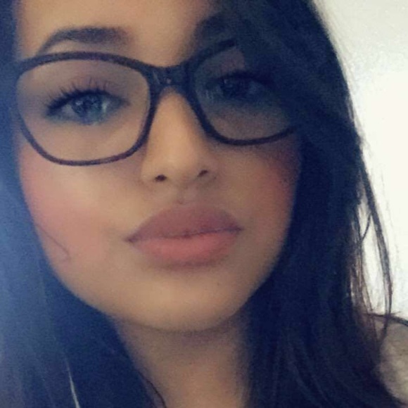 Profile Picture of Eunice Campos (@abi14gail) on Poshmark