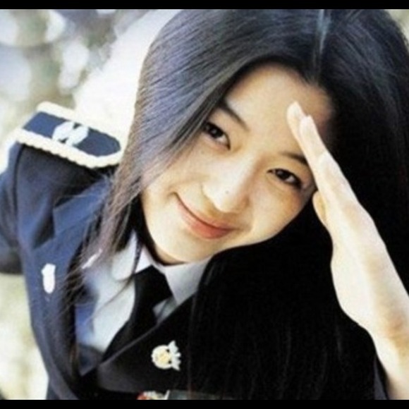 Profile Picture of Casey Lu (@casey0410) on Poshmark