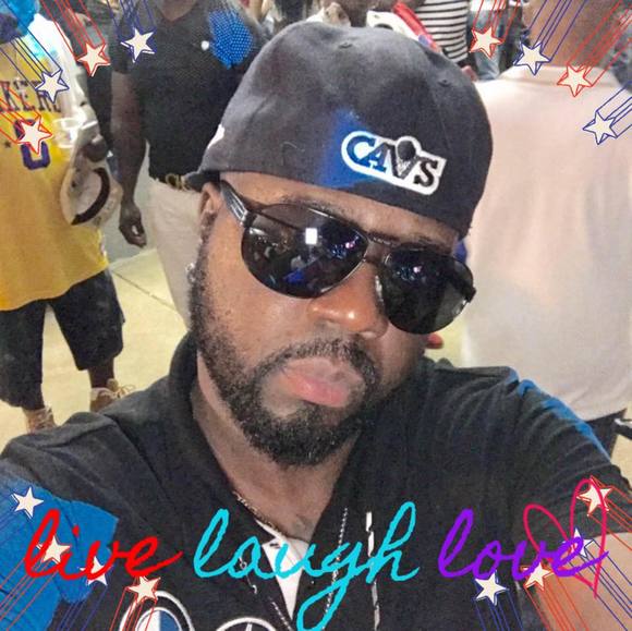 Profile Picture of Auggie Cetoute (@acetoute08) on Poshmark