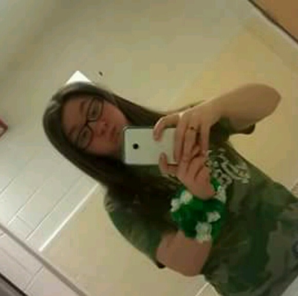 Profile Picture of Brianna Peden (@brianna5844) on Poshmark