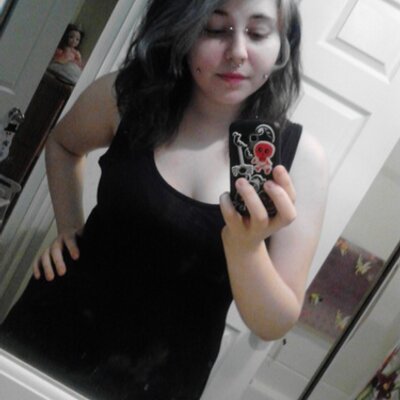 Profile Picture of Destiny Hopper (@dezzycupcake) on Twitter