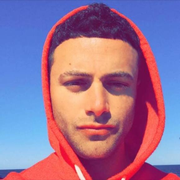 Profile Picture of Darren Ciraco (@flipsaundersdc) on Poshmark