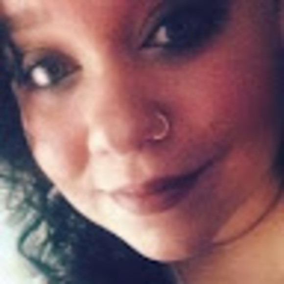 Profile Picture of Danielle Hendricks (@ellemarie0609) on Poshmark