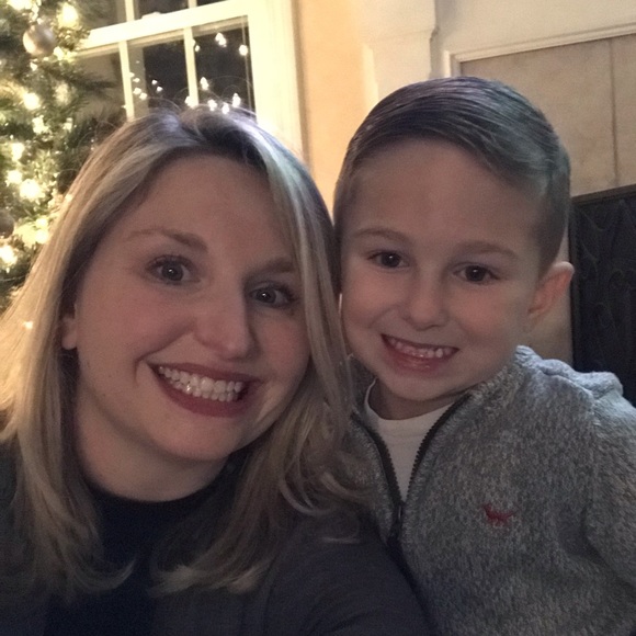 Profile Picture of Heather Pellicone (@pellih) on Poshmark