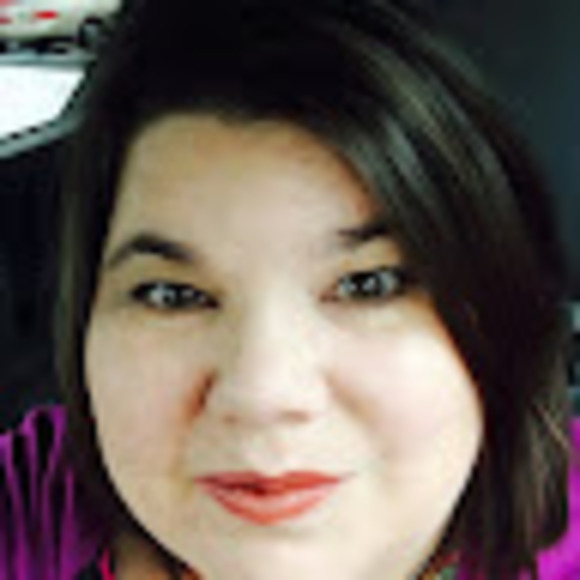Profile Picture of Ann Mcdermitt (@mundanemagic) on Poshmark