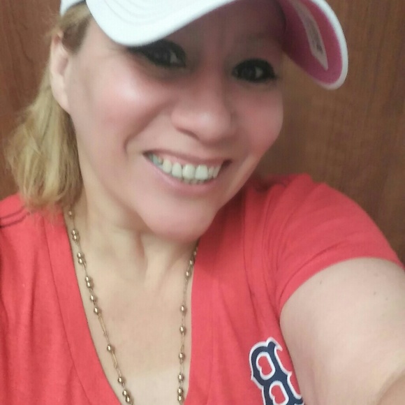 Profile Picture of Iris Campbell (@nereida65) on Poshmark