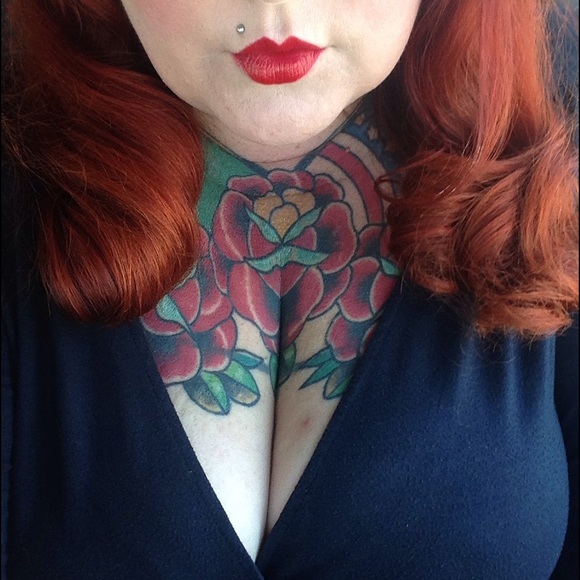 Profile Picture of Devlin Rose (@devlinrose) on Poshmark