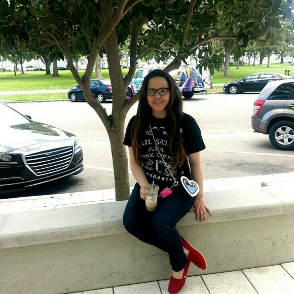 Profile Picture of Kathryn Passaretti (@shutupchunk) on Poshmark