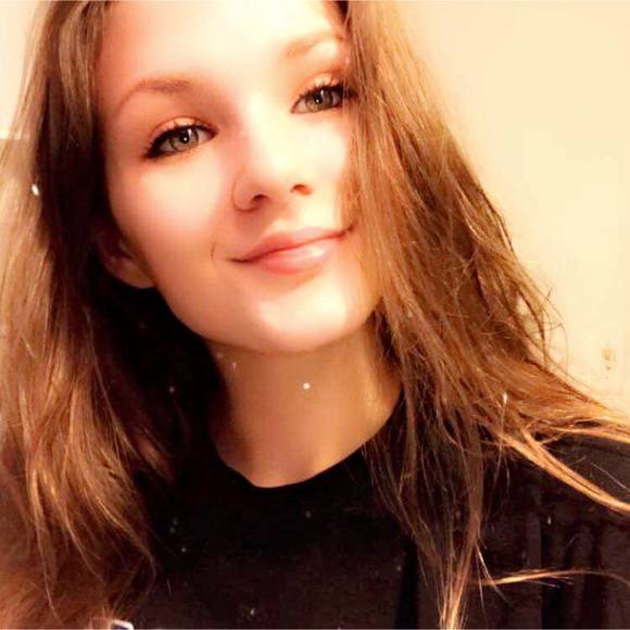 Profile Picture of Tina Plemons (@tinaplemons) on Poshmark