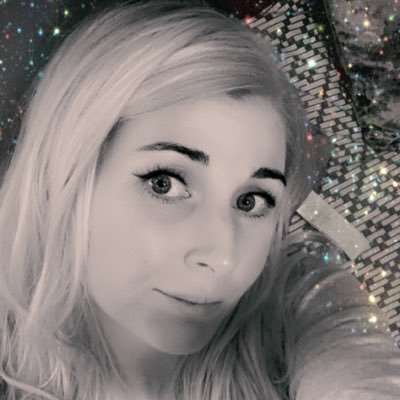 Profile Picture of Lauren McDermott (@Loz0184) on Twitter