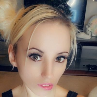 Profile Picture of Aspen Romanoff (@AspenRomanoff) on Twitter