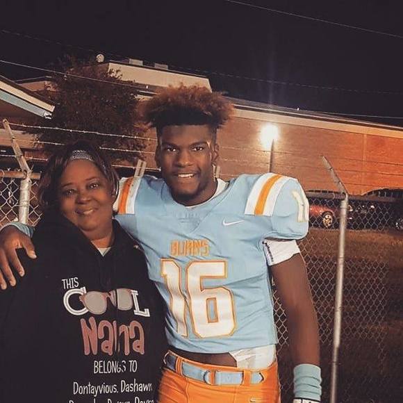 Profile Picture of Dontay'vious Jones (@gghhhibd) on Poshmark