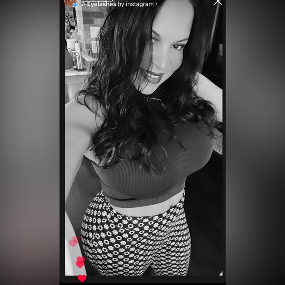 Profile Picture of Nancy Cuellar (@nancycuellar76) on Poshmark