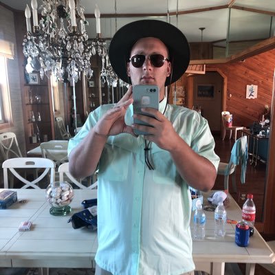 Profile Picture of Alex Burch (@burchalex15) on Twitter