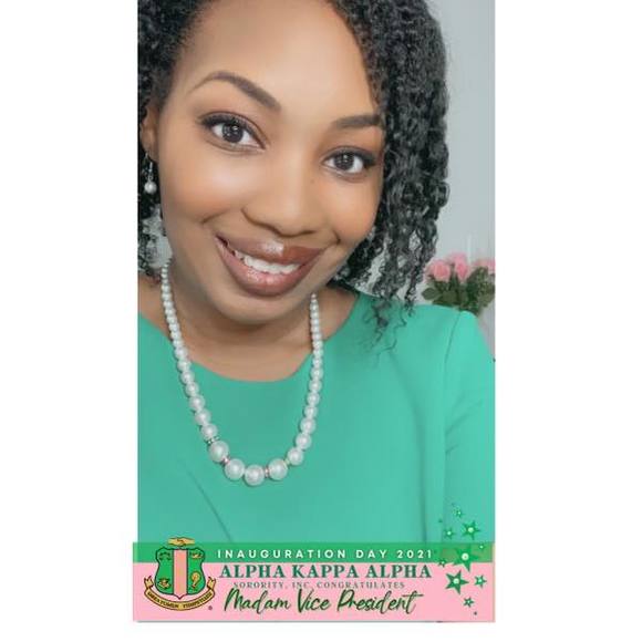 Profile Picture of Cherise Johnson (@lovelylcsw) on Poshmark