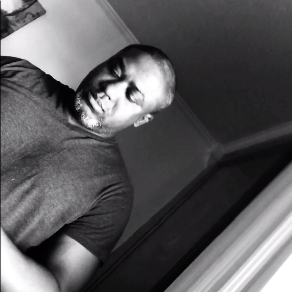 Profile Picture of Howard Mclean (@hmclean1001) on Poshmark
