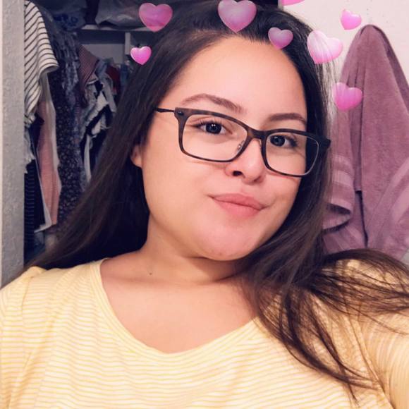 Profile Picture of Stephanie Restrepo (@srestrepo615) on Poshmark