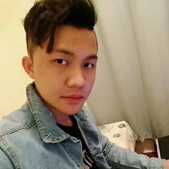 Profile Picture of Patrick Huang (@445729503) on Poshmark