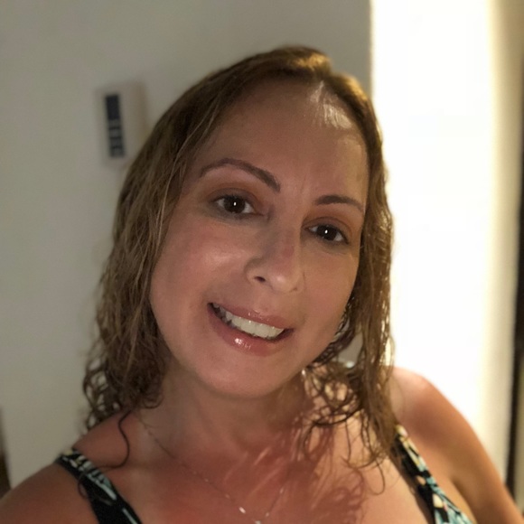 Profile Picture of Rachel Weinberg (@jasrach) on Poshmark