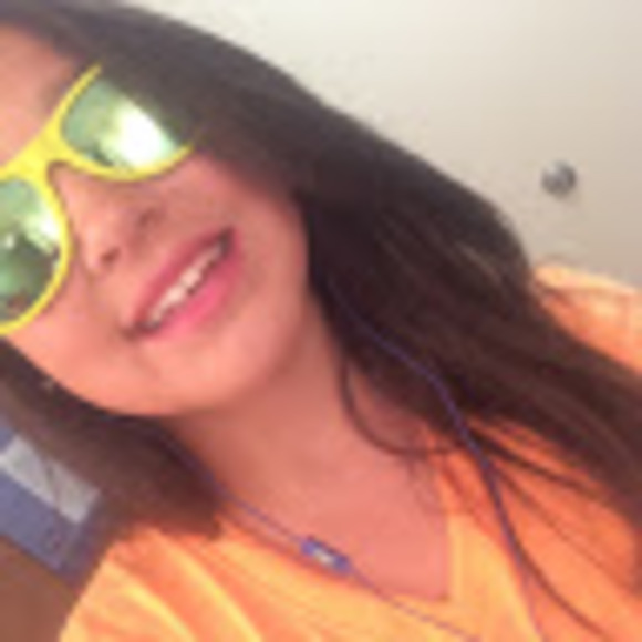 Profile Picture of Schuerman (@schueare000) on Poshmark
