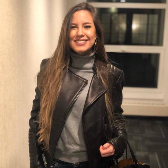 Profile Picture of Luisa Arango (@luisa_arango) on Poshmark