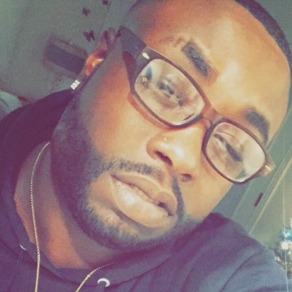 Profile Picture of Travelle Mccully (@travellemccully) on Poshmark