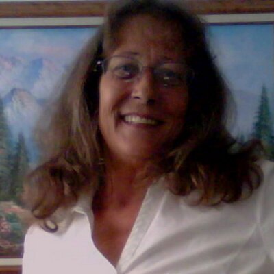 Profile Picture of Denise Ewing (@davdencindy) on Twitter