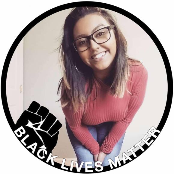 Profile Picture of Pam Castro (@pamelavcastro) on Poshmark