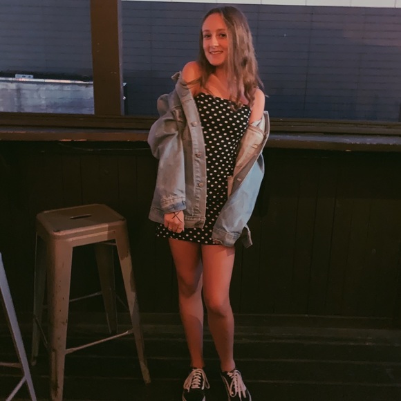 Lily Harburg - Poshmark Profile Picture of Lily Harburg (@lilyharburg) on Poshmark