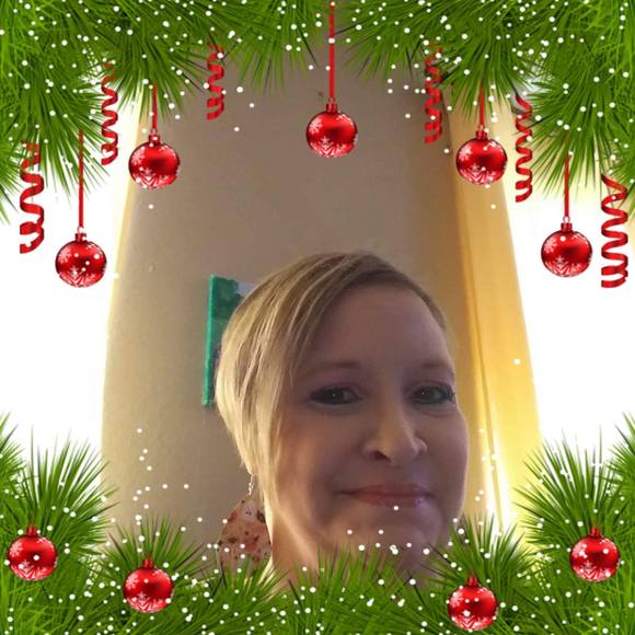 Profile Picture of Nikki Pool (@nikkigp1971) on Poshmark