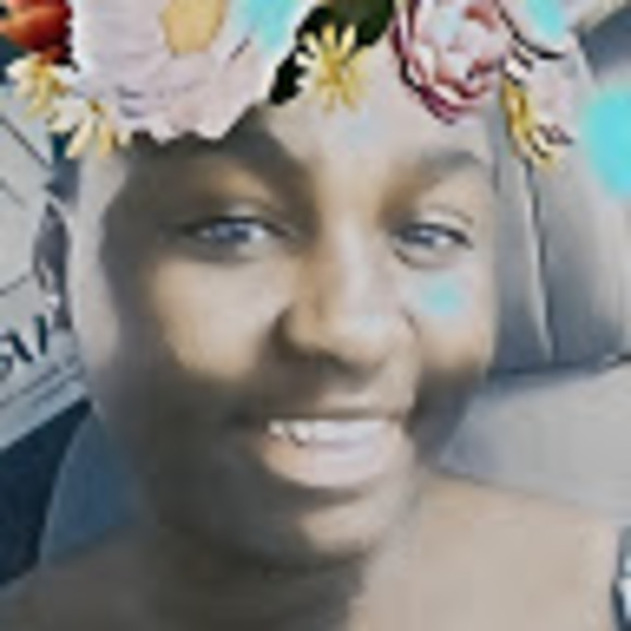 Profile Picture of Darrie 2 lit (@darrie_2) on Poshmark