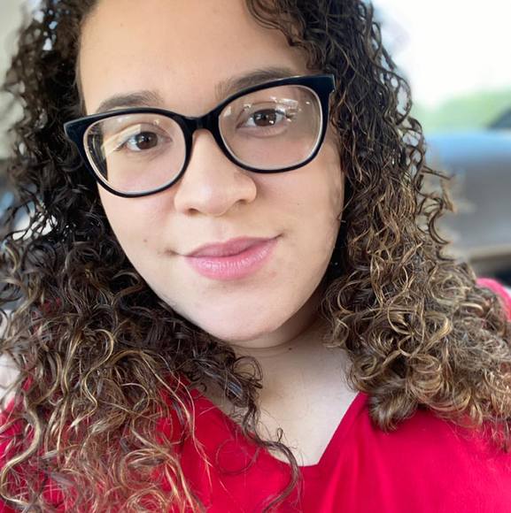 Profile Picture of Vanessa Ginchereau (@_nessanessa_) on Poshmark